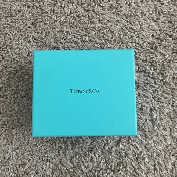 ๐NWOT Tiffany & Co. Gift Box - Picture 2 of 4